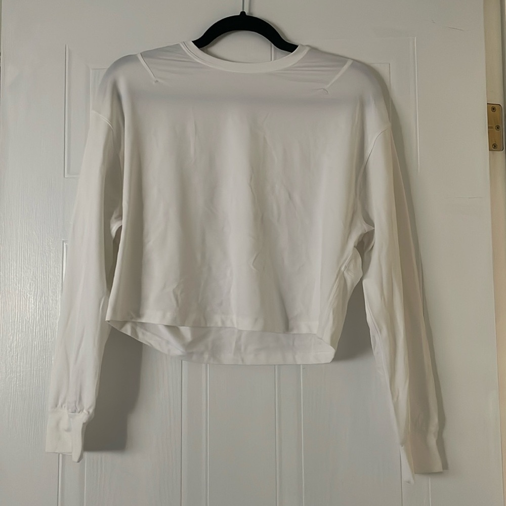 Lululemon Cropped Relaxed Fit Longsleeve